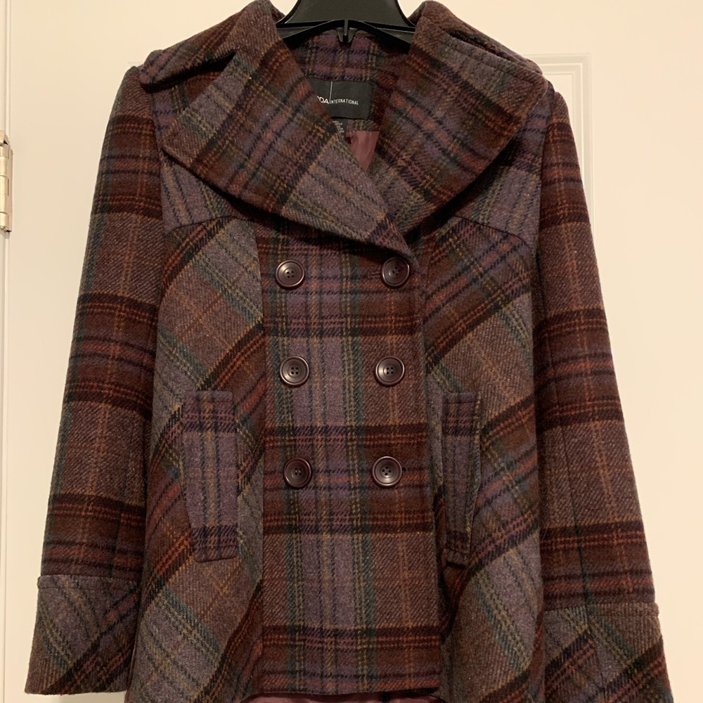Women’s Size Small Pea Coat - Wine Color w/ Scarf